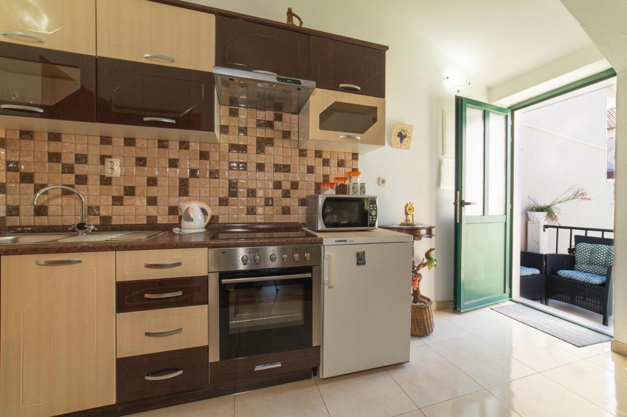 Apartments Villa Mira Kaštela Kültér fotó