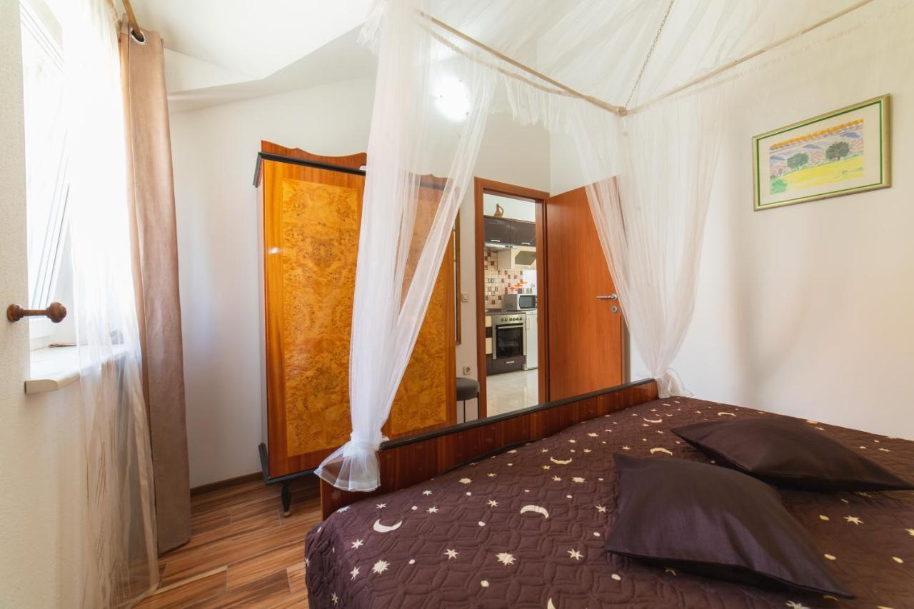 Apartments Villa Mira Kaštela Kültér fotó