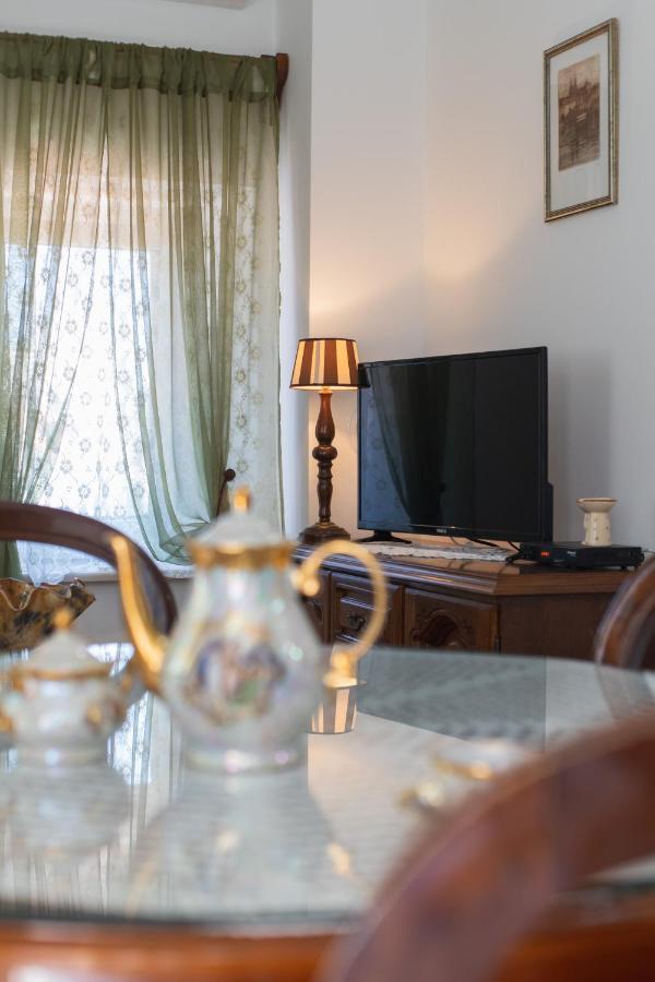 Apartments Villa Mira Kaštela Kültér fotó