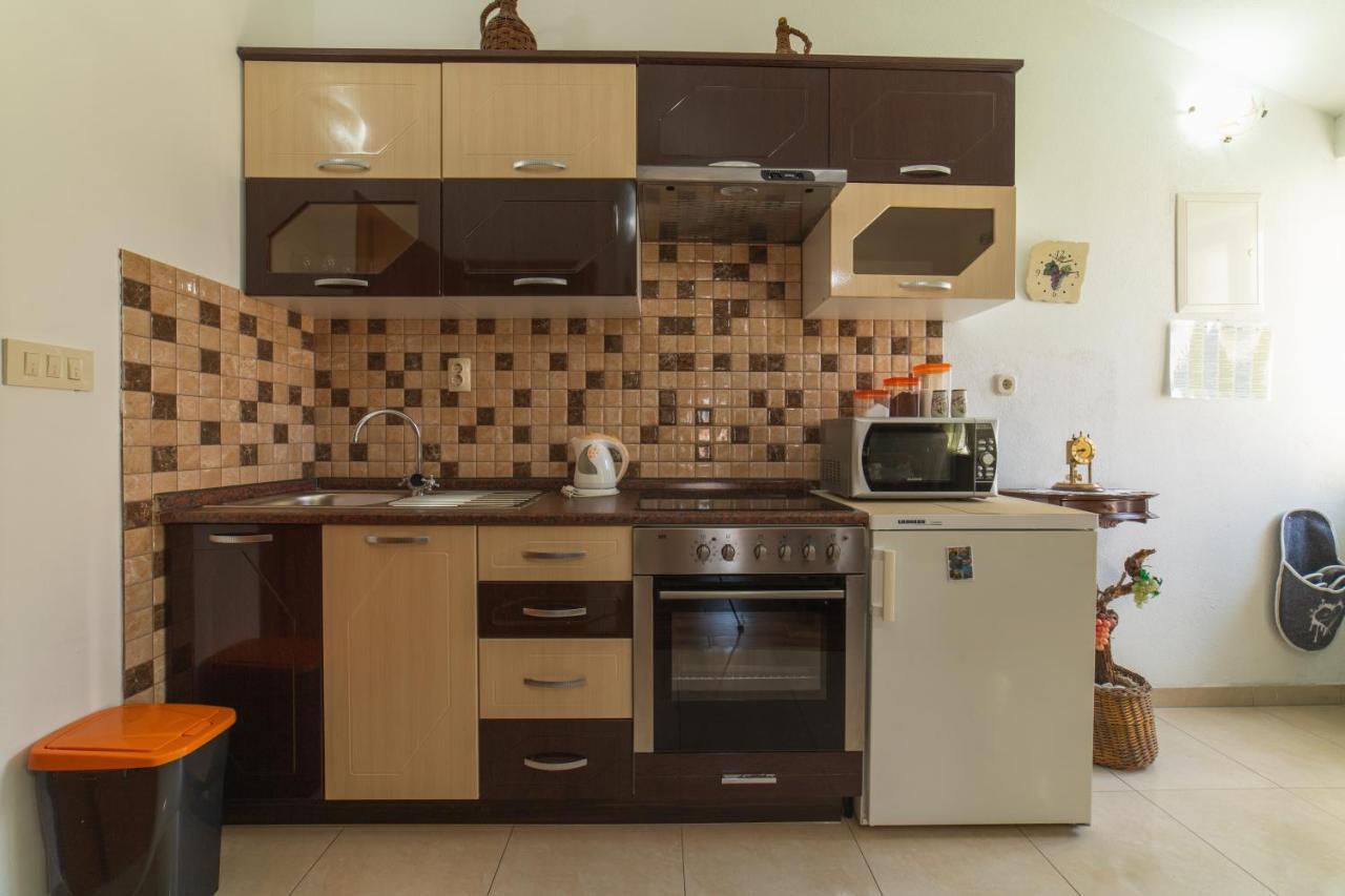 Apartments Villa Mira Kaštela Kültér fotó