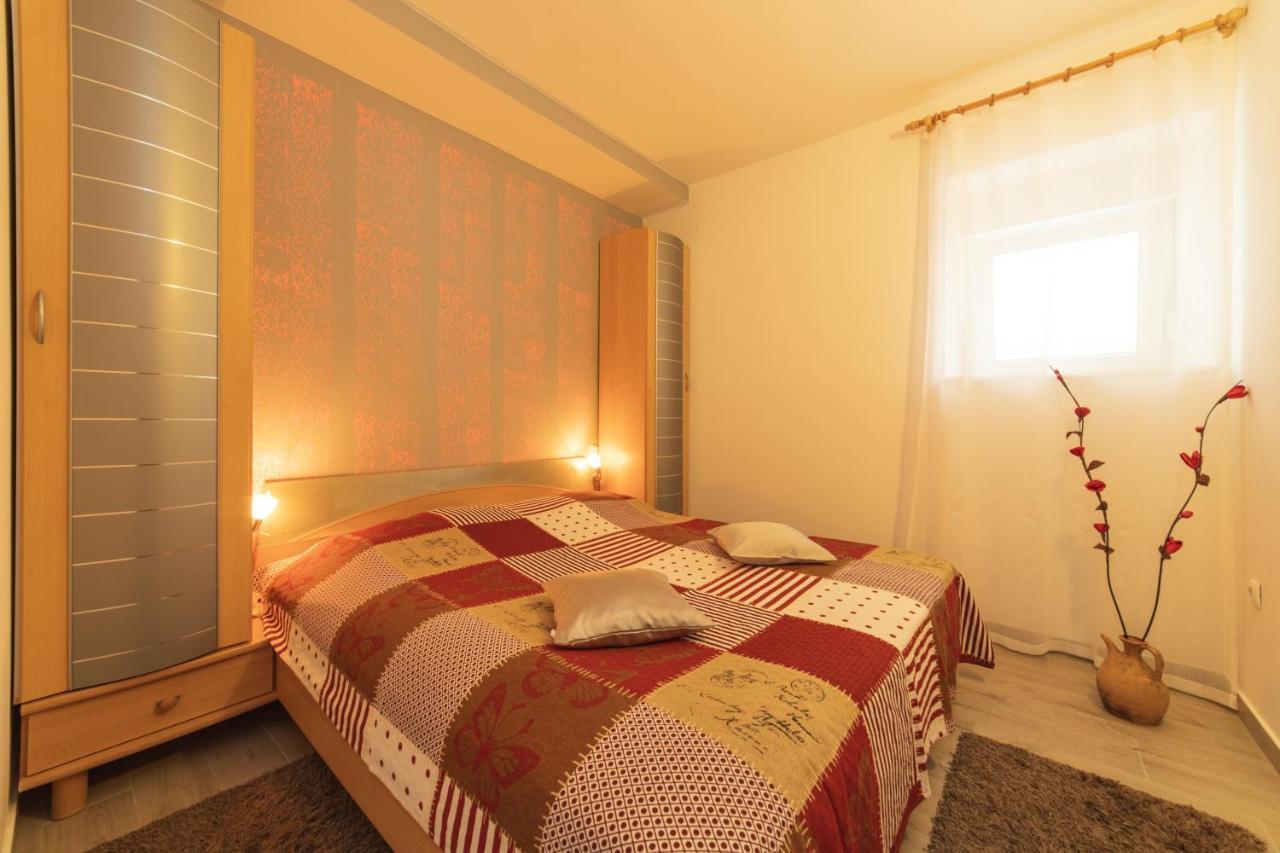 Apartments Villa Mira Kaštela Kültér fotó