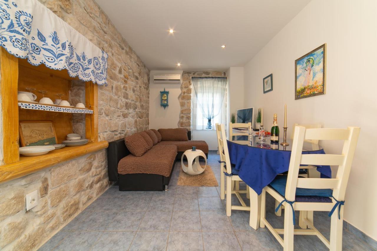Apartments Villa Mira Kaštela Kültér fotó