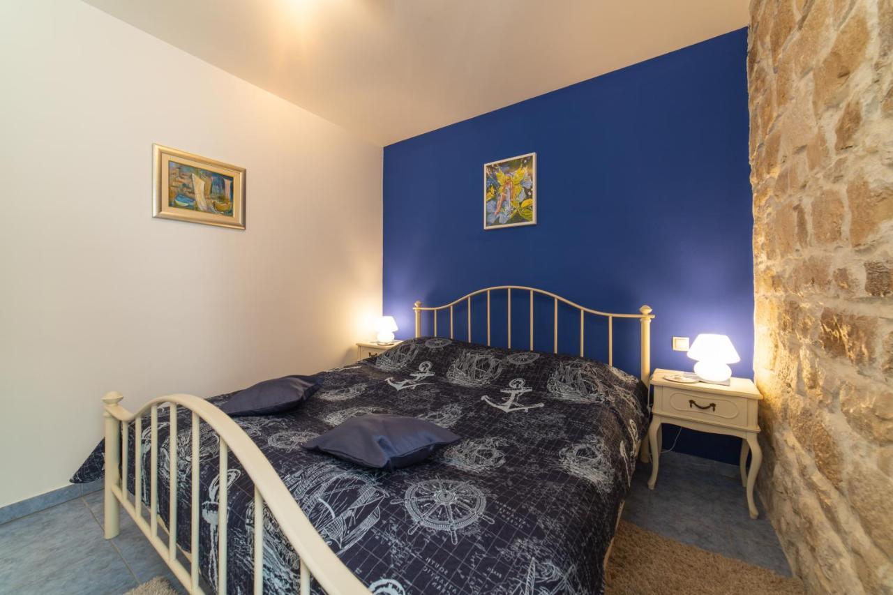Apartments Villa Mira Kaštela Kültér fotó