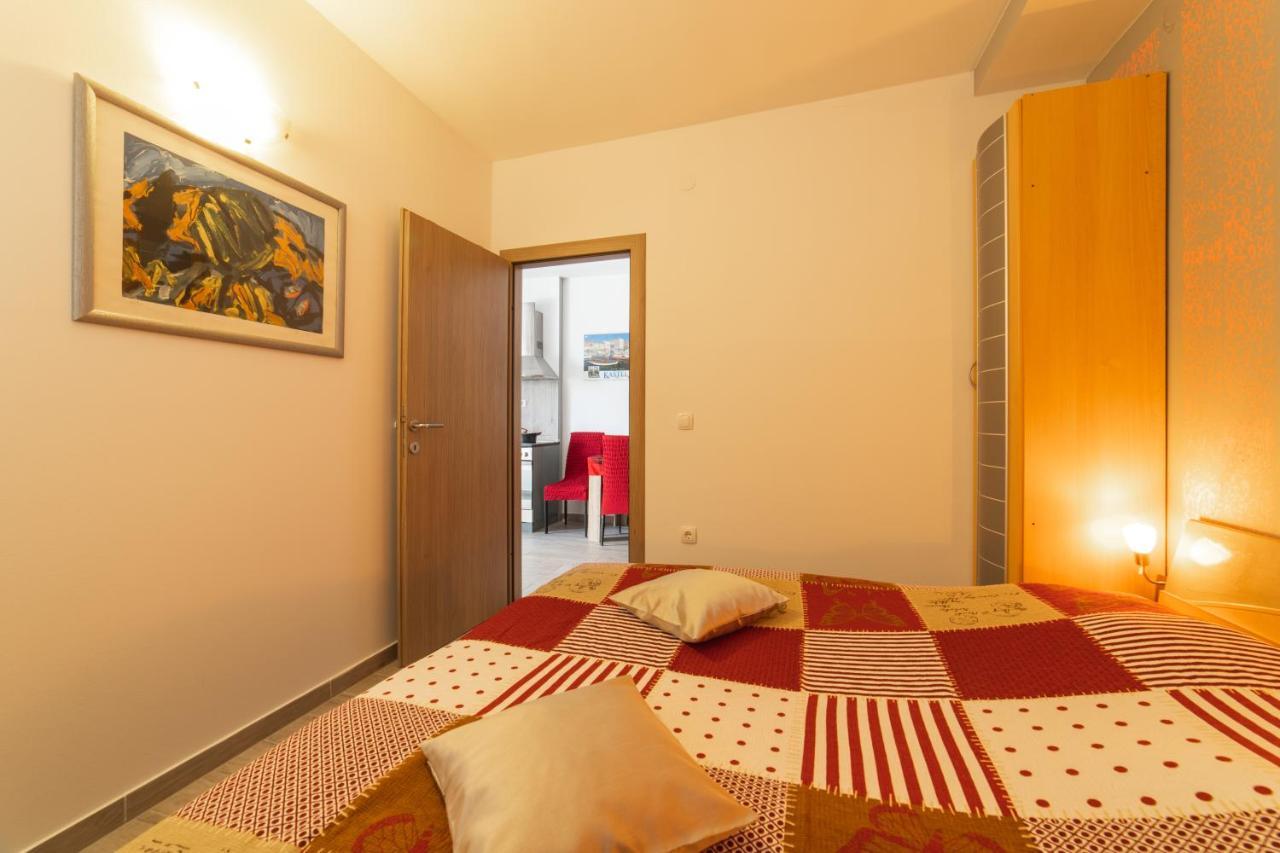 Apartments Villa Mira Kaštela Kültér fotó