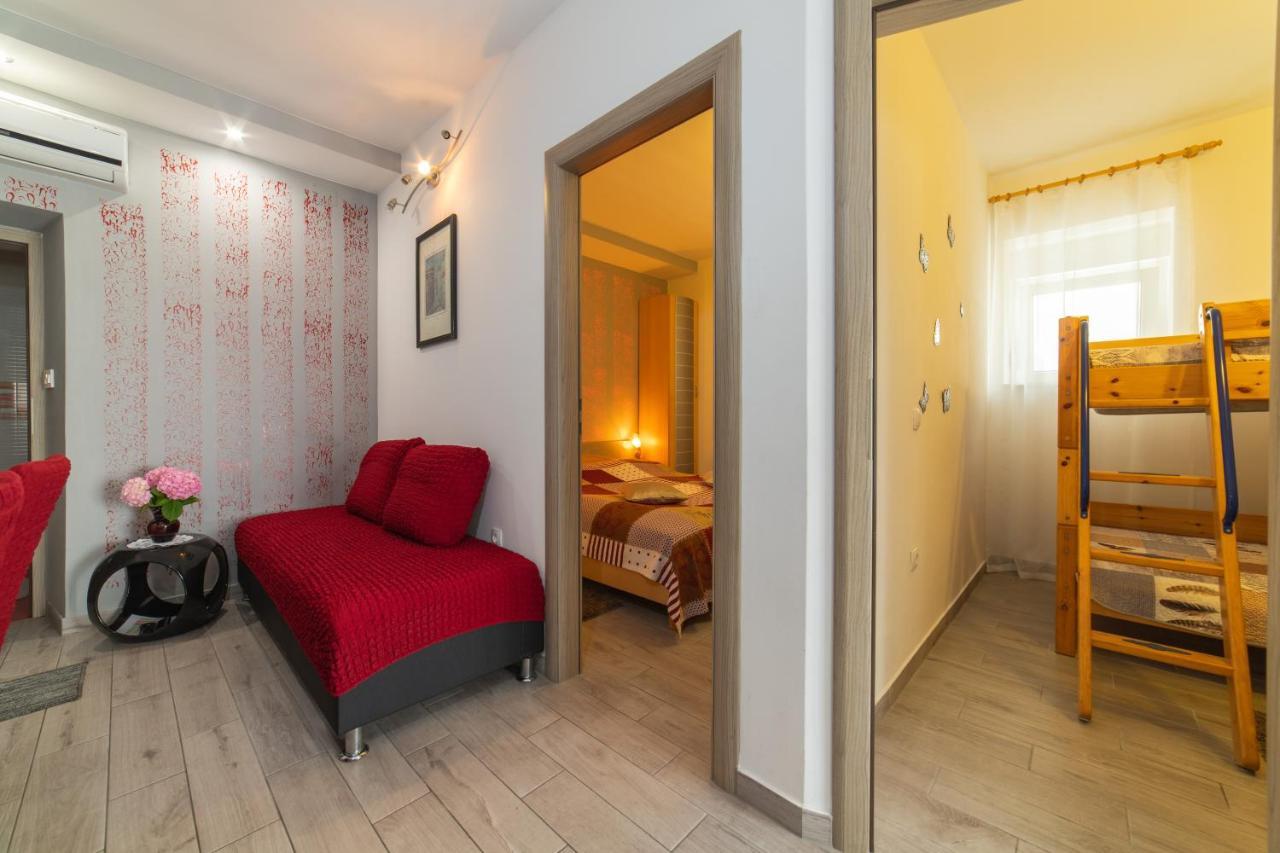 Apartments Villa Mira Kaštela Kültér fotó